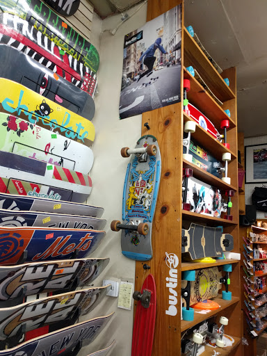 Bicycle Store «ADT Bike & Skate Shop (Arc De Triomphe Inc)», reviews and photos, 114-01 Jamaica Ave, Richmond Hill, NY 11418, USA