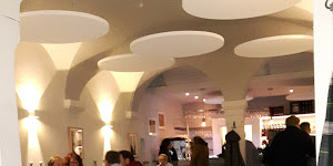 Portucalis, Wein Café Bar