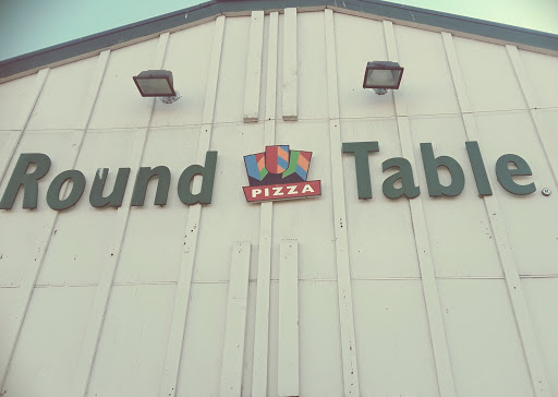 Pizza Restaurant «Round Table Pizza», reviews and photos, 15730 1st Avenue South, Burien, WA 98148, USA