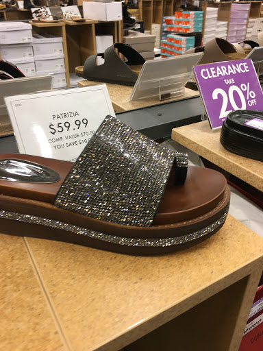 Shoe Store «DSW Designer Shoe Warehouse», reviews and photos, 7616 Farm to Market 1960 Rd W, Houston, TX 77069, USA