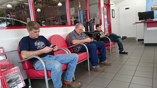 Tire Shop «Discount Tire Store - Hill Country Village, TX», reviews and photos, 15703 San Pedro Ave, Hill Country Village, TX 78232, USA