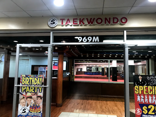 Shopping Mall «Midway Shopping Center», reviews and photos, 1001 Central Park Ave, Scarsdale, NY 10583, USA