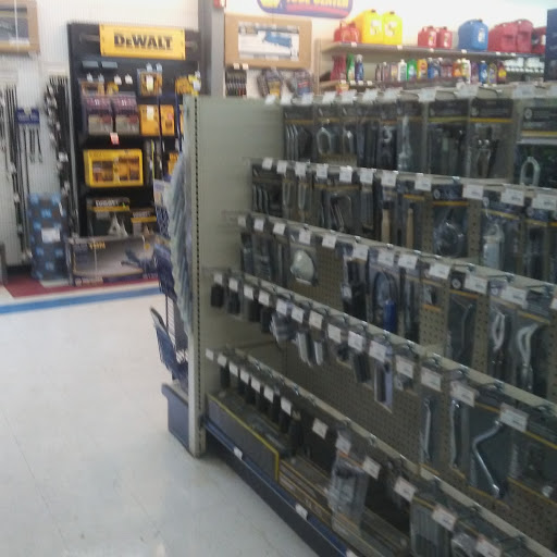 Auto Parts Store «NAPA Auto Parts - Glenn Joiner & Son», reviews and photos, 250 W 3rd St b, Apopka, FL 32703, USA