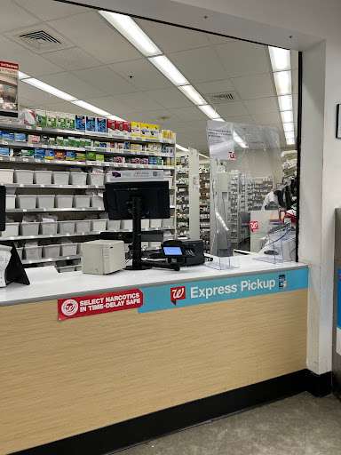 Drug Store «Walgreens», reviews and photos, 655 Middle Country Rd, Selden, NY 11784, USA