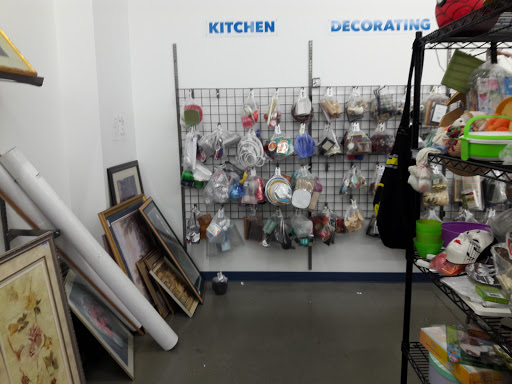 Thrift Store «99th & Camelback Goodwill Retail Store & Donation Center», reviews and photos, 10005 W Camelback Rd, Phoenix, AZ 85037, USA