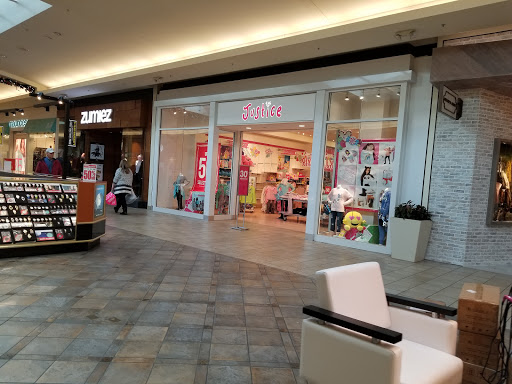 Shopping Mall «Summit Mall», reviews and photos, 3265 W Market St, Fairlawn, OH 44333, USA