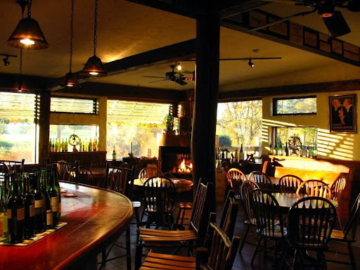 Wine Bar «Vinoteca Wine Bar», reviews and photos, 4921 Hills and Dales Rd NW, Canton, OH 44708, USA