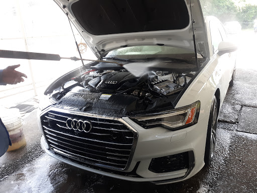 McKenneys Car Wash & Detail Shop en Columbia