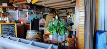Atmosphère du Restaurant Bar de la Plage à Grandcamp-Maisy - n°3