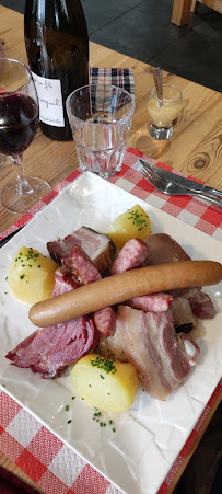Choucroute d'Alsace du Restaurant Auberge Des Trois Clochers à Saint-Léger-la-Montagne - n°4