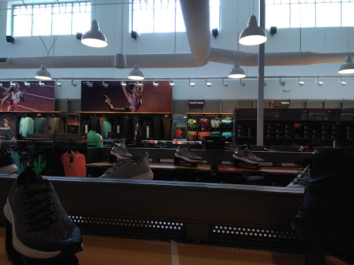 Clothing Store «Under Armour Factory House», reviews and photos, 100 Citadel Drive, Commerce, CA 90040, USA