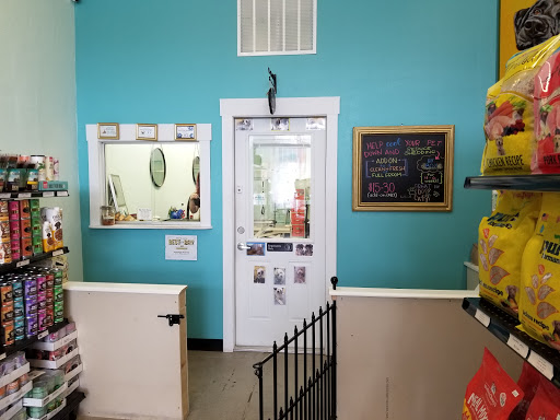 Pet Supply Store «Health Mutt», reviews and photos, 6116 N Central Ave, Tampa, FL 33604, USA