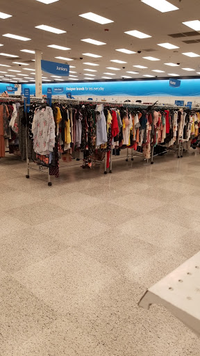 Clothing Store «Ross Dress for Less», reviews and photos, 3201 Eastway Dr, Charlotte, NC 28205, USA