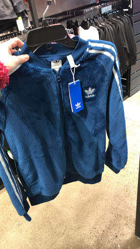 Sporting Goods Store «adidas Outlet Store Woodburn», reviews and photos, 1001 N Arney Rd Ste 400, Woodburn, OR 97071, USA