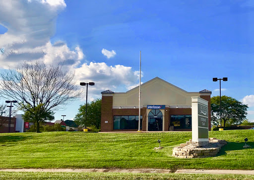 Cell Phone Store «Verizon», reviews and photos, 13965 Manchester Rd, Ballwin, MO 63011, USA