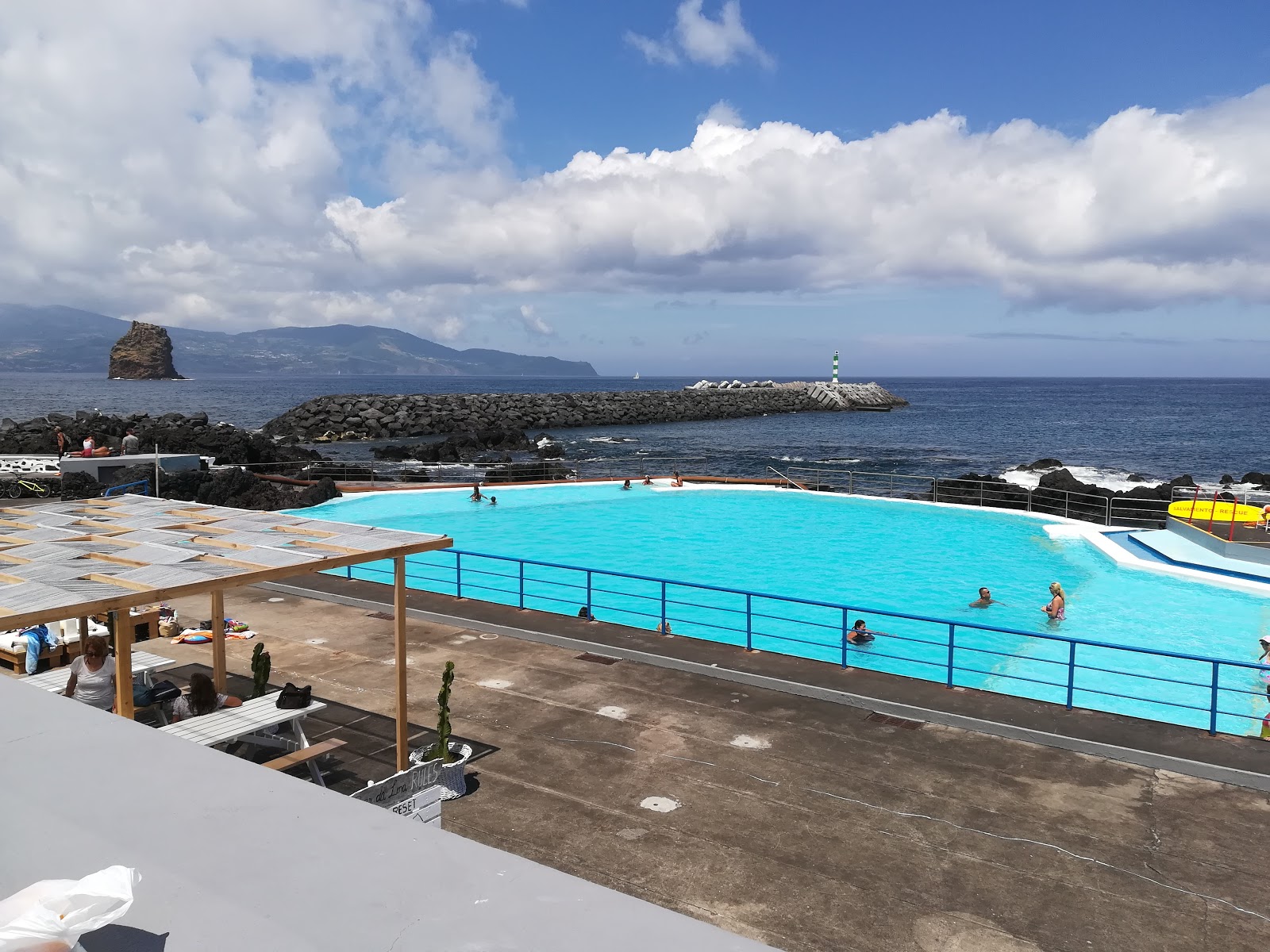Foto von Piscina Municipal da Madalena mit sehr sauber Sauberkeitsgrad