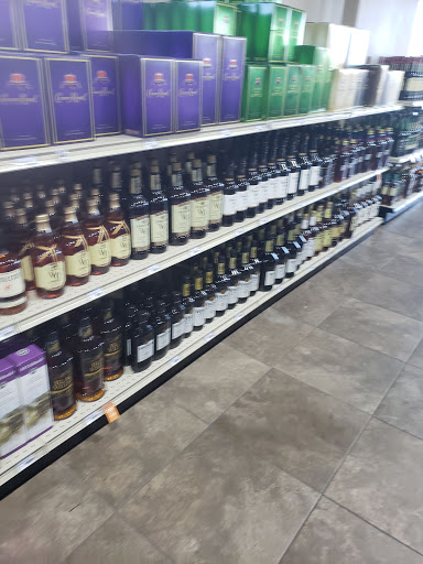 State Liquor Store «Springboro Wine & State Liquor», reviews and photos, 281 W Central Ave, Springboro, OH 45066, USA