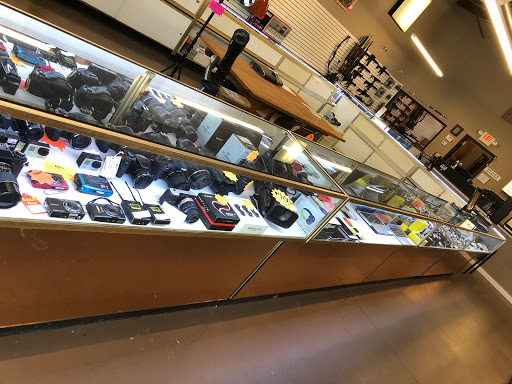Pawn Shop «Roswell Pawn & Jewelry», reviews and photos, 615 Holcomb Bridge Rd, Roswell, GA 30076, USA