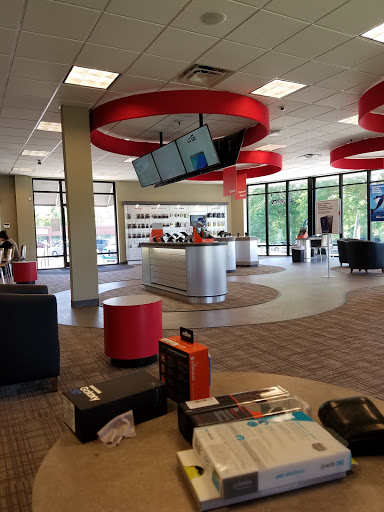 Cell Phone Store «Verizon Authorized Retailer – Cellular Sales», reviews and photos, 2606 Cloverdale Rd, Florence, AL 35633, USA