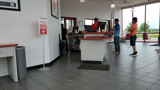 Tire Shop «Discount Tire Store - Brooklyn Center, MN», reviews and photos, 1450 Shingle Creek Pkwy, Brooklyn Center, MN 55430, USA