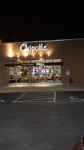 Mexican Restaurant «Chipotle Mexican Grill», reviews and photos, 515 N Hillside St, Wichita, KS 67214, USA