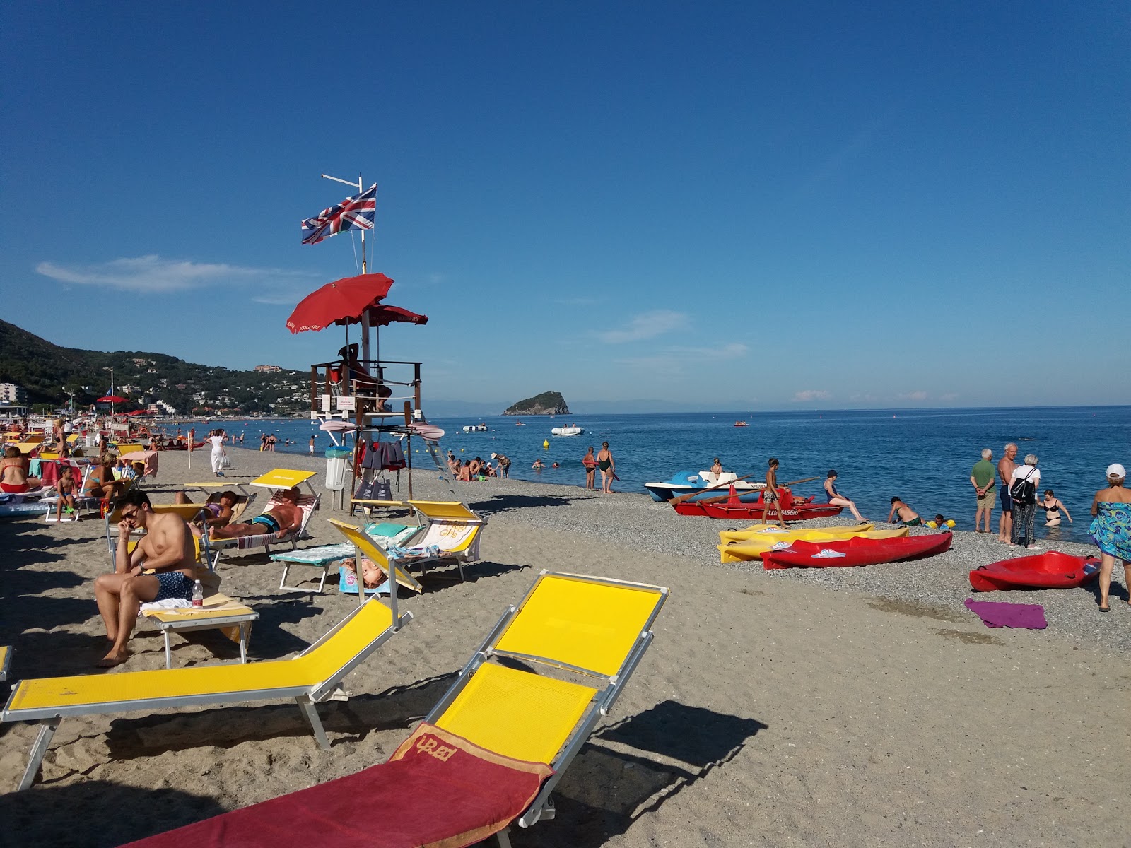 Photo de Spotorno beach - endroit populaire parmi les connaisseurs de la détente