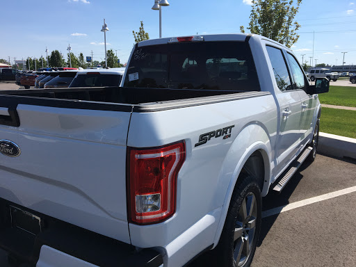 Used Car Dealer «Suburban Ford of Sterling Heights Used Car Super Center», reviews and photos, 40552 Van Dyke, Sterling Heights, MI 48313, USA