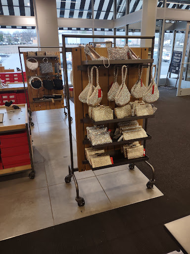 Shoe Store «DSW Designer Shoe Warehouse», reviews and photos, 10060 Reisterstown Rd, Owings Mills, MD 21117, USA