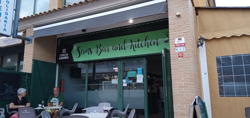 Sams Bar and kitchen - Av. del Mar, 1W, 03170 Cdad. Quesada, Alicante, España