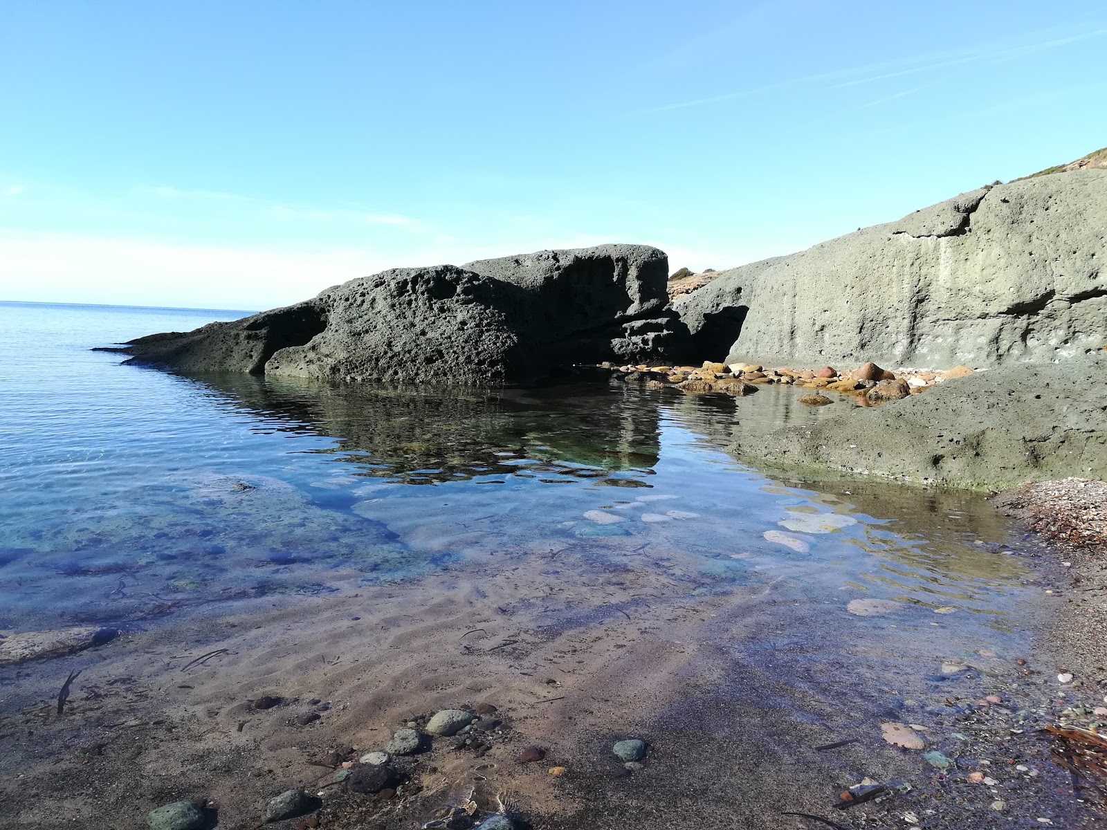 Cala Rapina'in fotoğrafı - rahatlamayı sevenler arasında popüler bir yer
