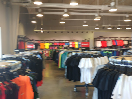 Clothing Store «Nike Factory Store», reviews and photos, 243 Tanger Dr Suite 243, Williamsburg, IA 52361, USA