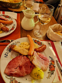 Choucroute d'Alsace du Restaurant de spécialités alsaciennes Brasserie Chez Hansi à Colmar - n°10