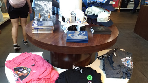 Gift Shop «Stellar Emporium Gift Shop», reviews and photos, 2800 E Observatory Rd, Los Angeles, CA 90027, USA