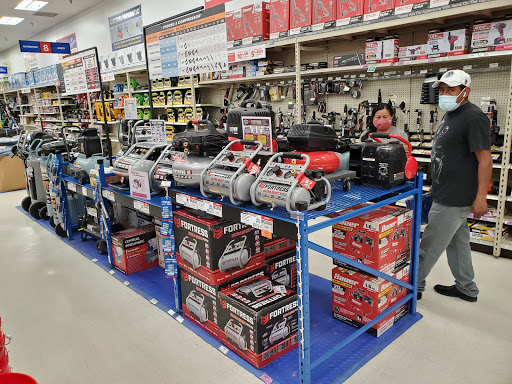 Hardware Store «Harbor Freight Tools», reviews and photos, 2000 Avondale Dr STE 104, Durham, NC 27704, USA