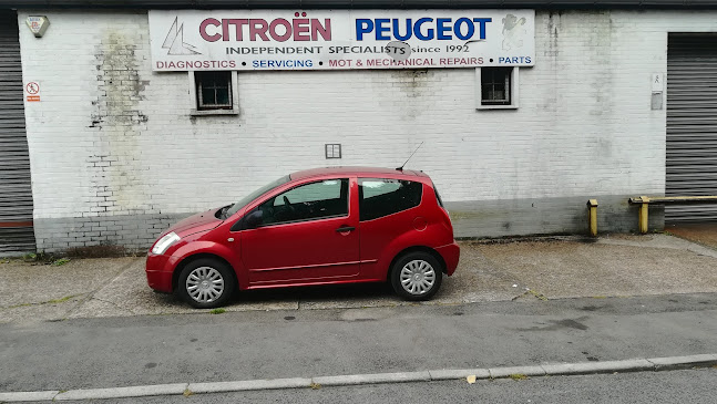 Reviews of Lloyds Citroen-Peugeot Specialists in Swansea - Auto repair shop