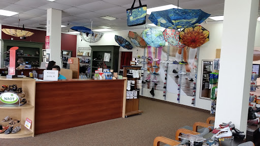 Shoe Store «Turnpike Comfort Footwear», reviews and photos, 184-20 Union Tpke, Fresh Meadows, NY 11366, USA