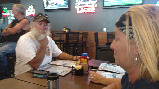 American Restaurant «The Garage Pub & Grill», reviews and photos, 308 4th St, Columbus, IN 47201, USA