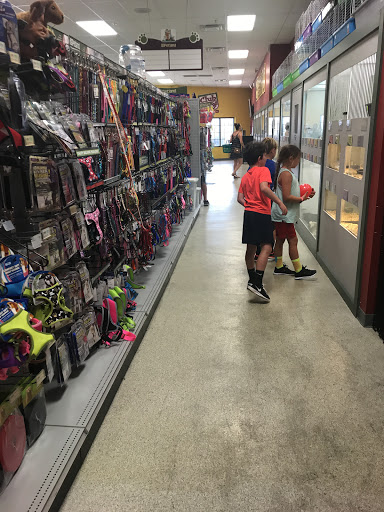 Pet Store «Petland», reviews and photos, 5470 Dixie Hwy, Fairfield, OH 45014, USA