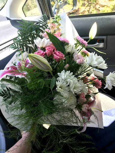 Florist «Kern Park Flower Shoppe», reviews and photos, 6713 SE Holgate Blvd, Portland, OR 97206, USA