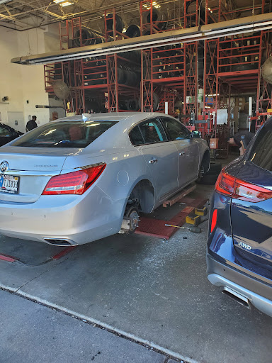 Tire Shop «Discount Tire Store - Indianapolis, IN», reviews and photos, 8302 N Michigan Rd, Indianapolis, IN 46268, USA