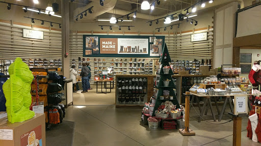 Clothing Store «L.L. Bean», reviews and photos, 340 Legacy Pl, Dedham, MA 02026, USA
