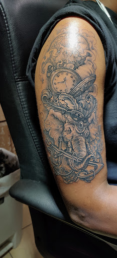 Explore tattoo ideas hand, creative tattoo ideas in Long Island City, available at Lan Tattoo Studio