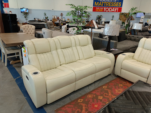 Outlet Store «Rooms To Go Outlet Furniture Store - Pearl River», reviews and photos, 63295 Old Military Rd, Pearl River, LA 70452, USA