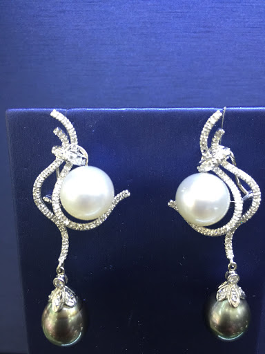 Jewelry Store «Highlands Jewelers-- Jewelery Repair», reviews and photos, 3830 Valley Centre Dr #706, San Diego, CA 92130, USA