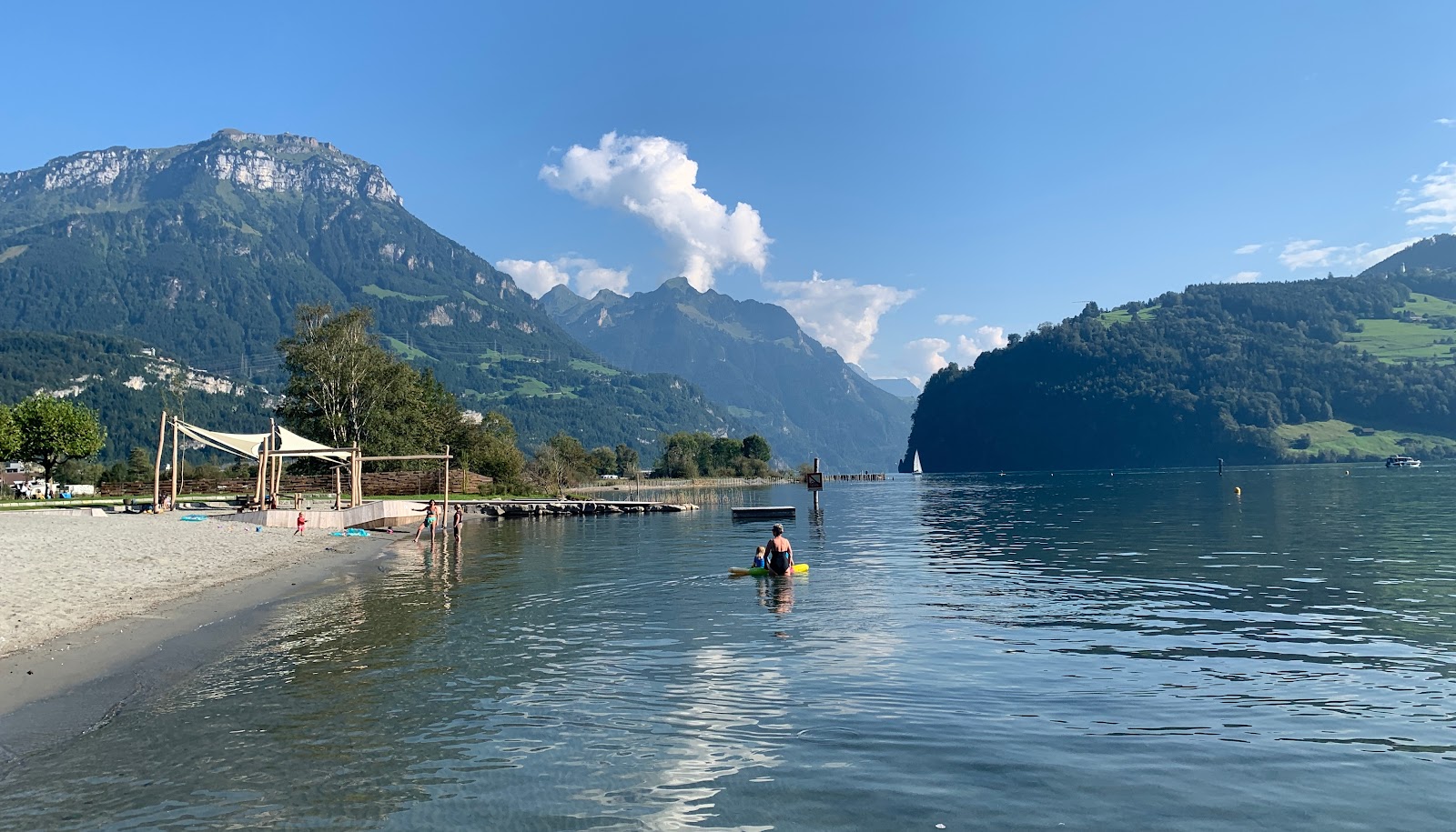 Photo de Plage de Hopfraben avec l'eau cristalline de surface