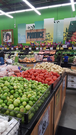 Grocery Store «Superior Grocers», reviews and photos, 9801 Laurel Canyon Blvd, Pacoima, CA 91331, USA