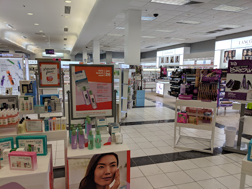 Hair Salon «Ulta Beauty», reviews and photos, 20505 N Rand Rd Suite 220, Kildeer, IL 60047, USA