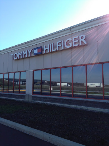 Outlet Mall «Tanger Outlet Jeffersonville», reviews and photos, 8000 Factory Shops Blvd, Jeffersonville, OH 43128, USA