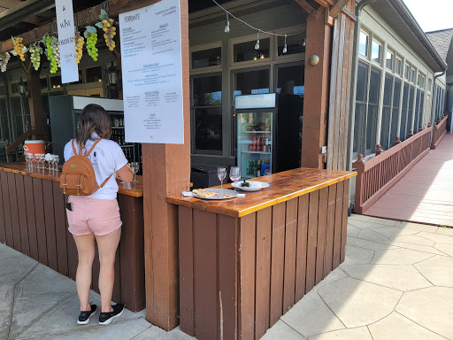 Italian Restaurant «Ferrante», reviews and photos, 5585 OH-307, Geneva, OH 44041, USA