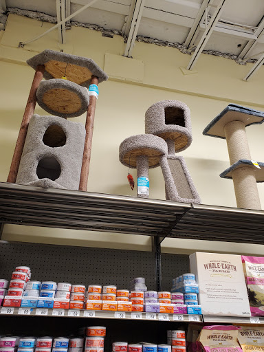 Pet Supply Store «Petco Animal Supplies», reviews and photos, 189 Old Country Rd, Carle Place, NY 11514, USA